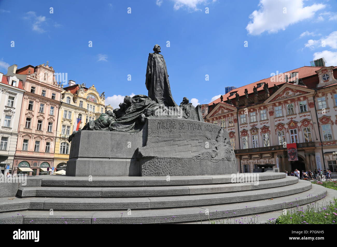 Jan Hus Monument and Kinský Palace, Old Town Square (north east corner), Staré Město (Old Town), Prague, Czechia (Czech Republic), Europe Stock Photo