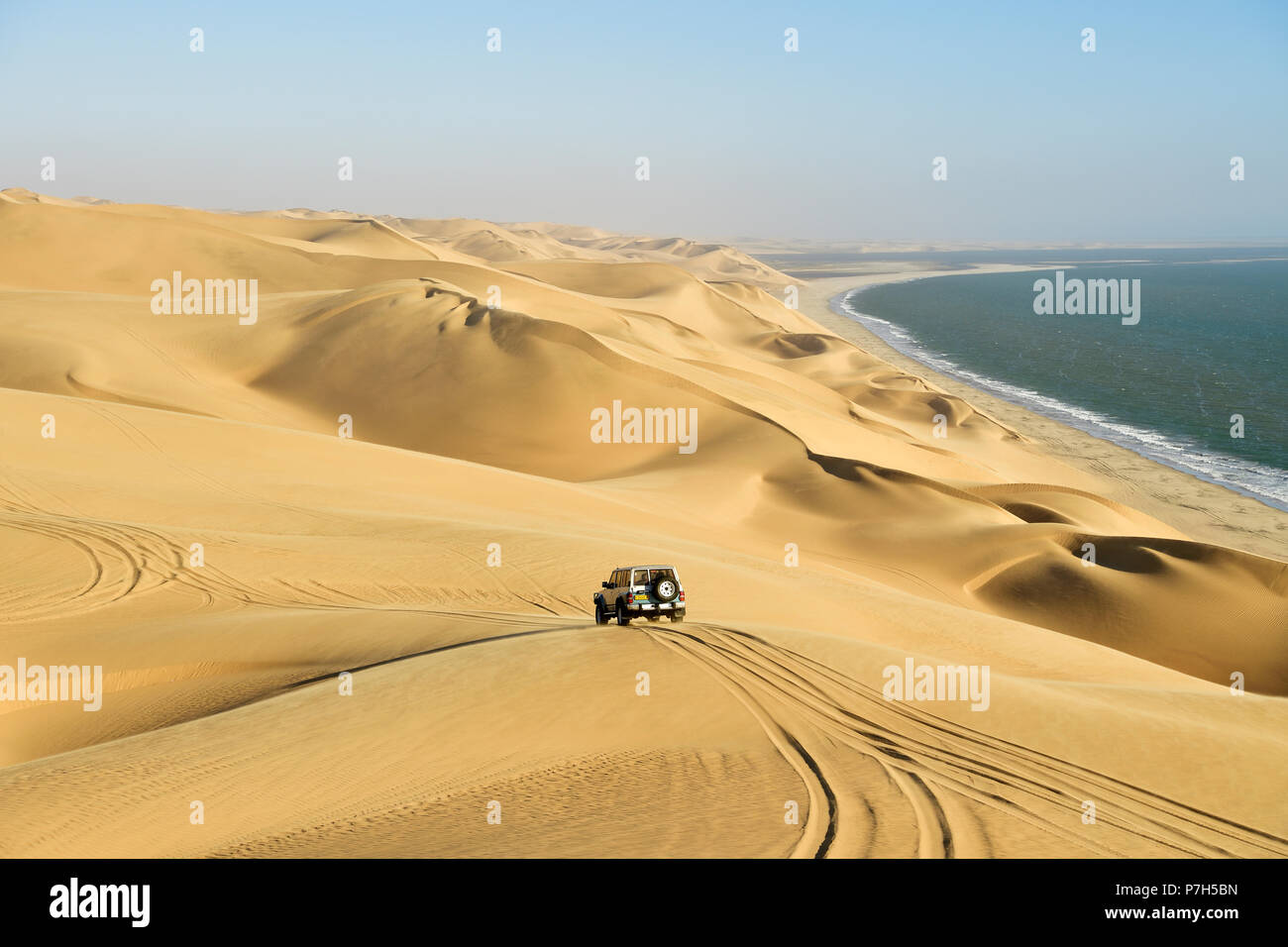 4x4 drives over the sand dunes, Namib Desert, Namibia Stock Photo - Alamy