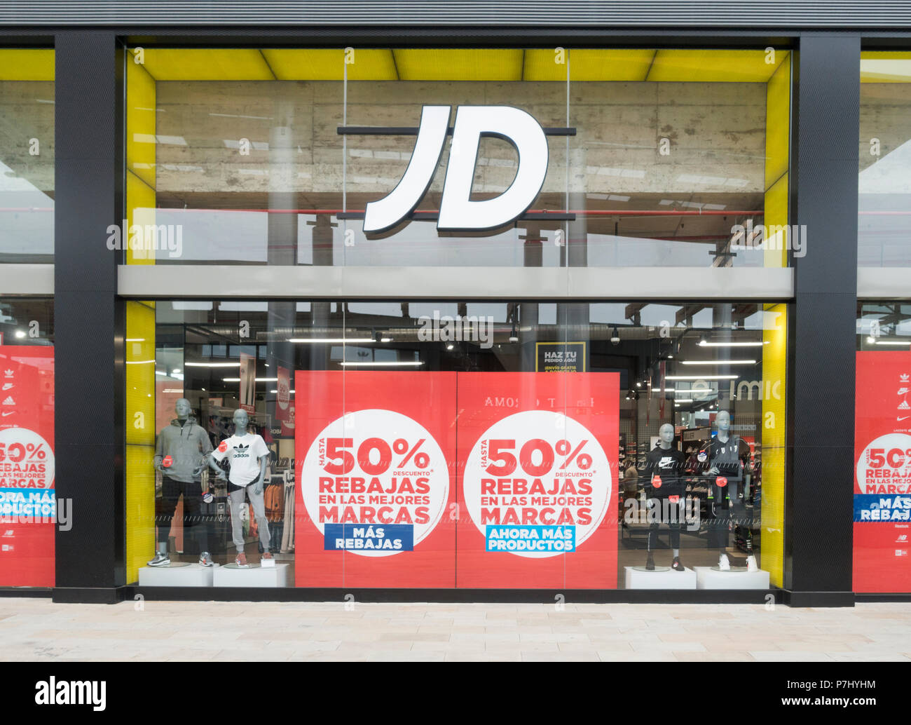 Jd sports sign hi-res stock photography and images - Alamy
