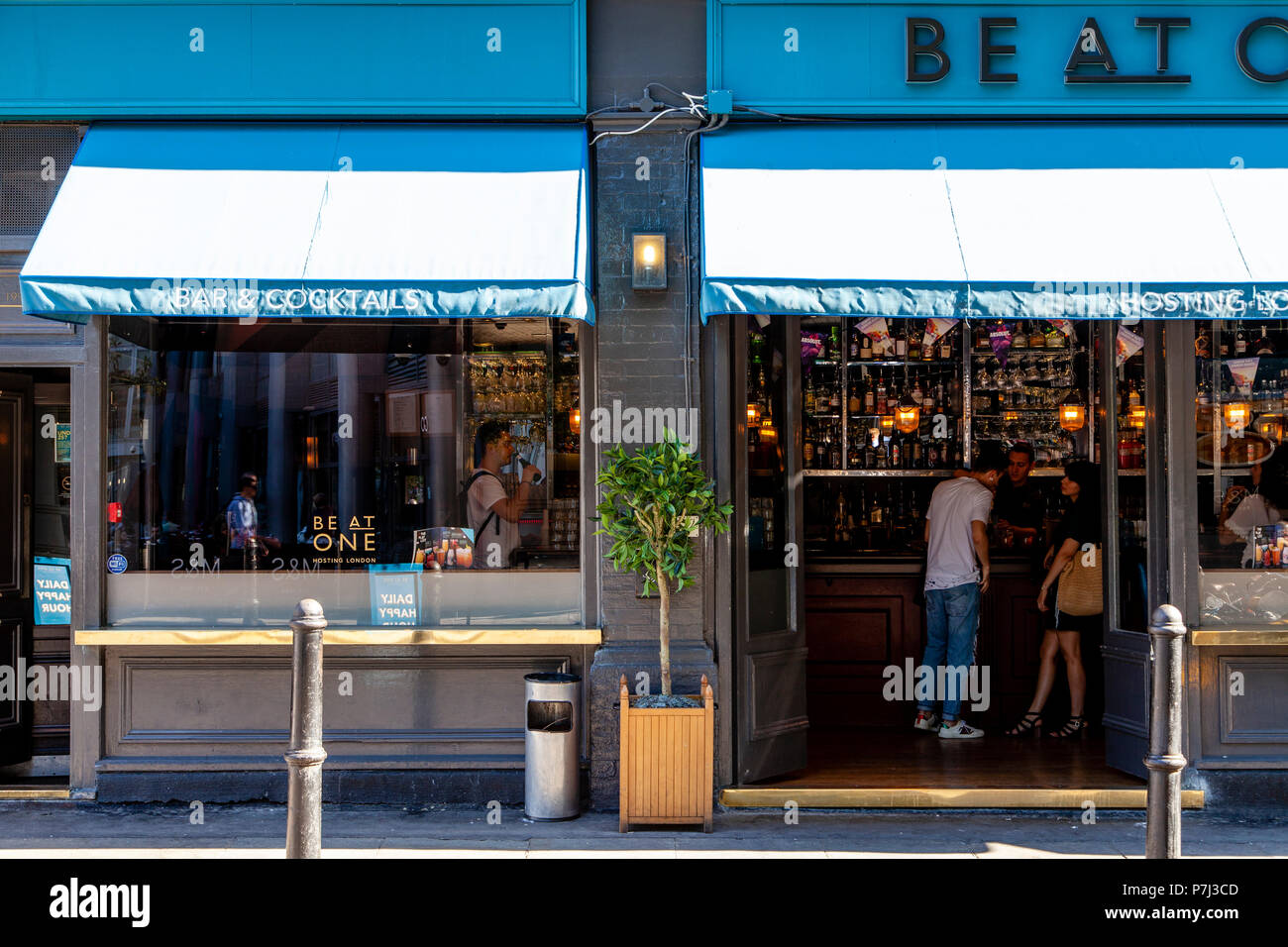 Be At One Cocktail Bar, Spitalfields, London, England Stock Photo Alamy