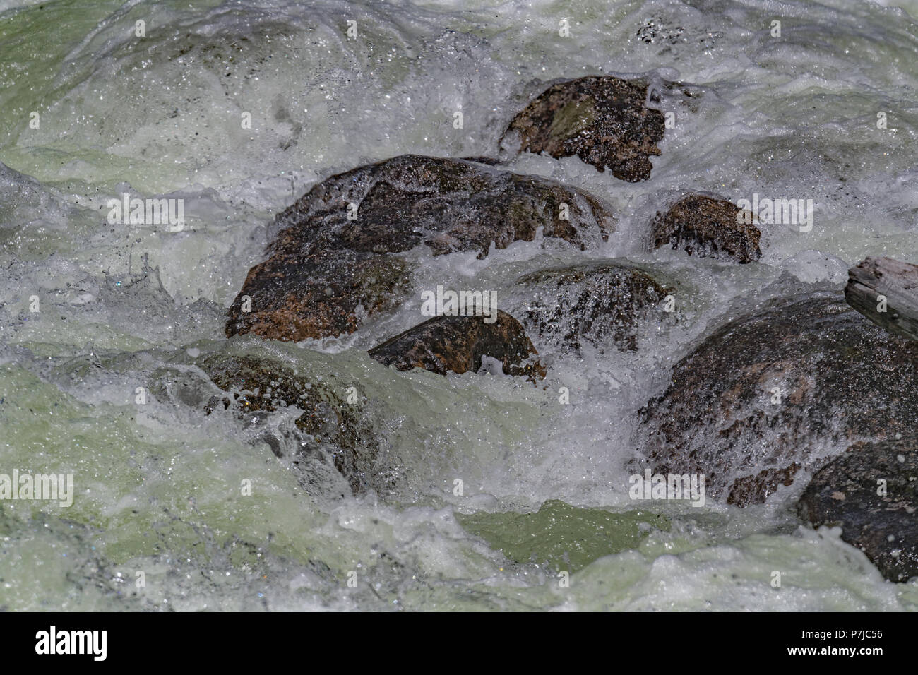 Water flows over rocks ice hi-res stock photography and images - Alamy