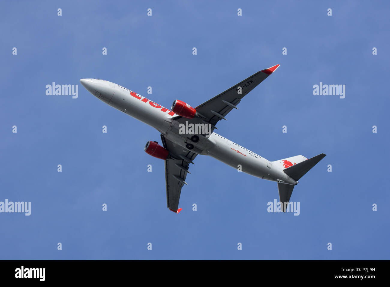 CHIANG MAI, THAILAND - JUNE 28 2018: HS-LTK Boeing 737-900 of Thai lion Air airline. Take off from Chiangmai airport to Bangkok. Stock Photo