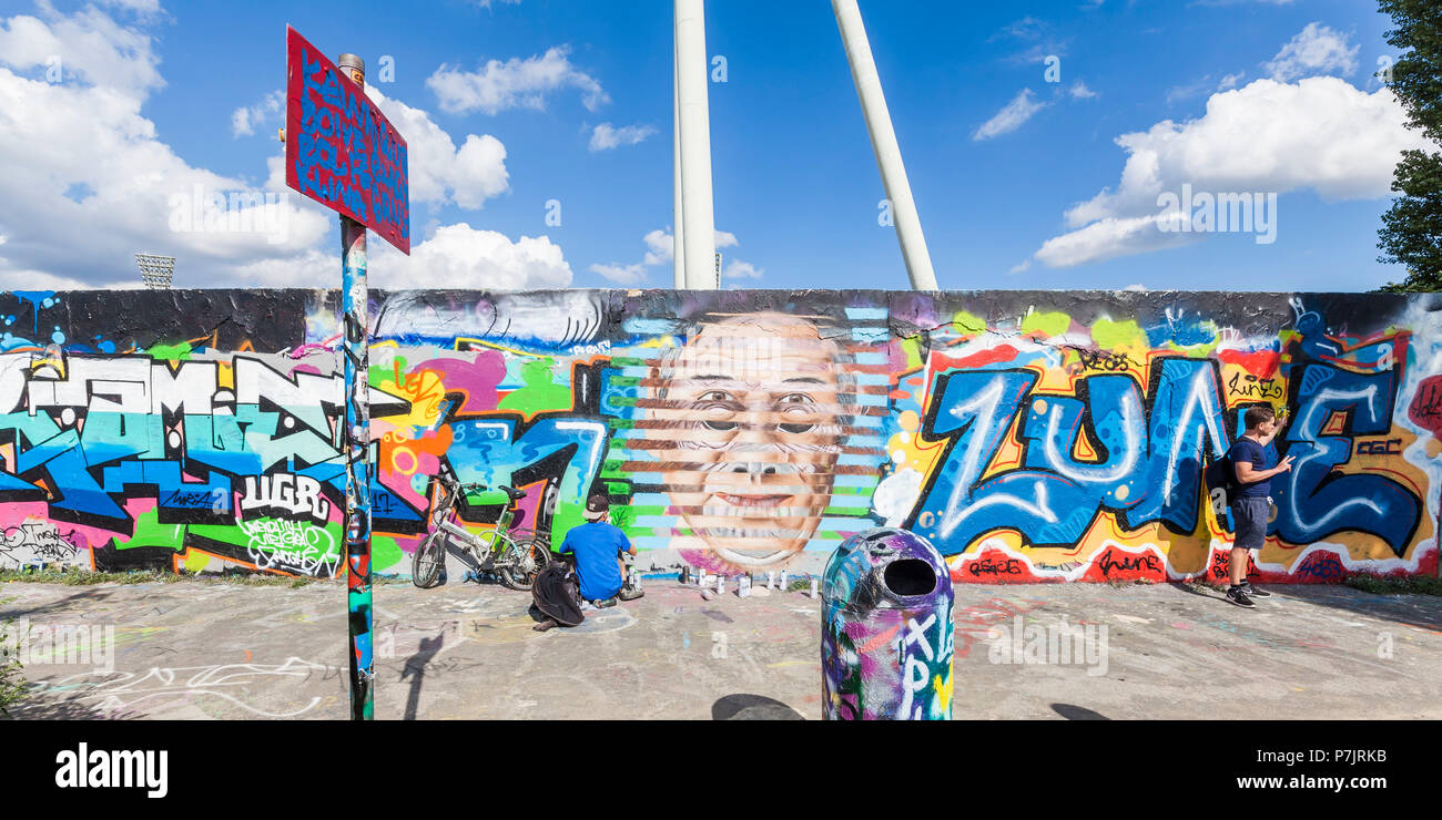 Germany, Berlin, Prenzlauer Berg district, 'Mauerpark' (linear public park), former part of Berlin Wall, former border strip, graffiti, graffiti artists Stock Photo