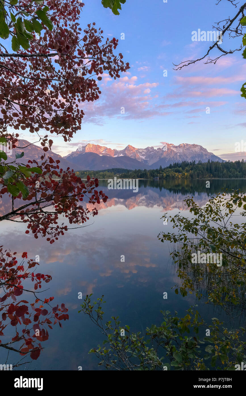 Sunset glow at Lake Barmsee, autumn, Karwendel Mountain Range ...