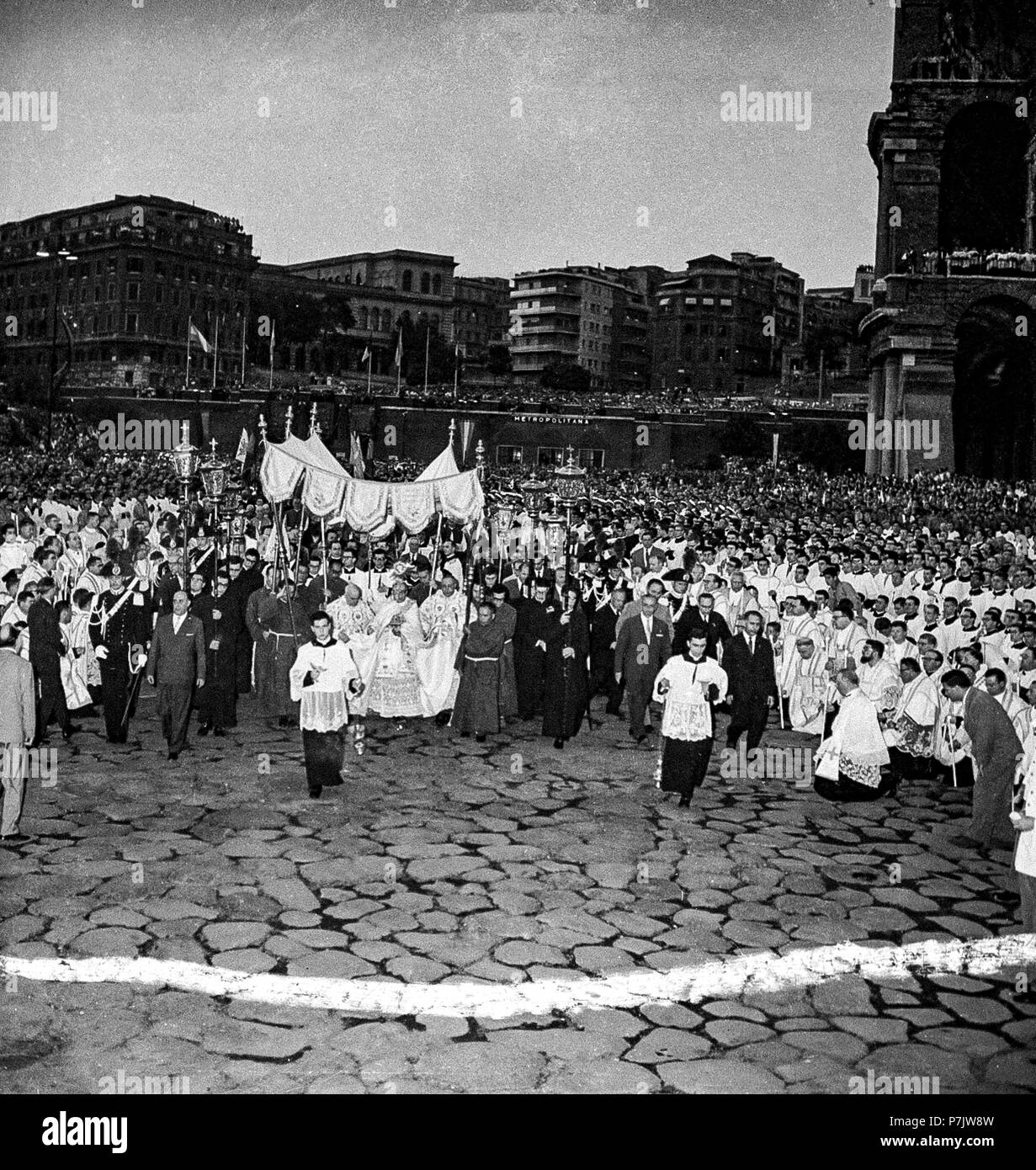 italy Rome Pope John XXIII - Procession of Corpus Domini - June 16, 1960 Stock Photo - Alamy