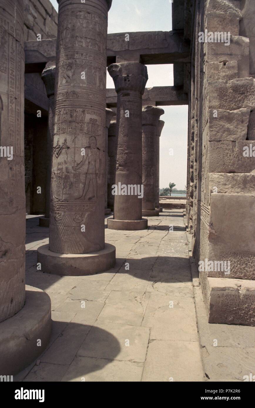 SALA HIPOSTILA DEL TEMPLO DE AMON. Location: KARNAC, THEBES, EGYPT. Stock Photo
