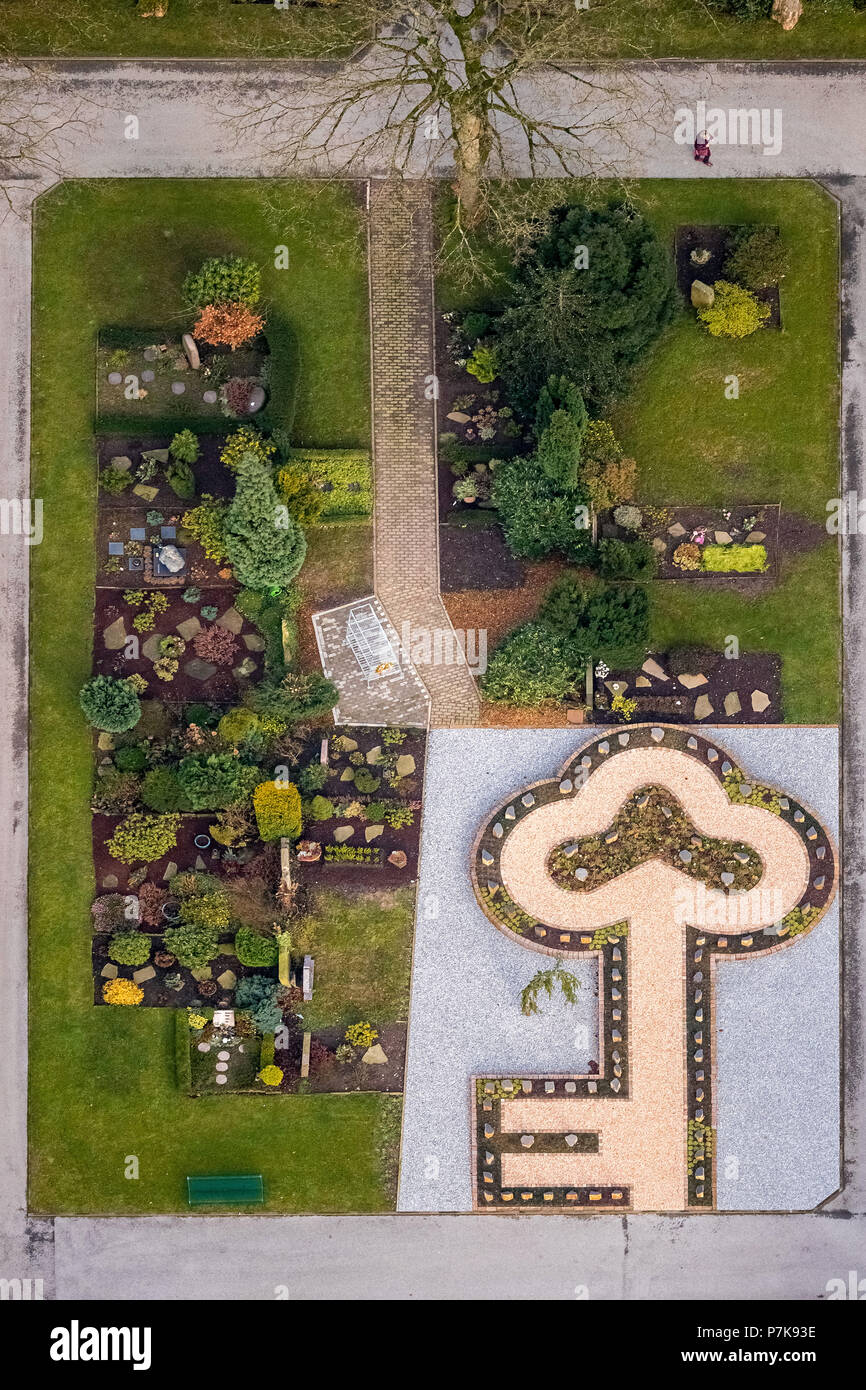 Protestant cemetery on the Bahnhofstraße with a new urn grave field in Velbert in the Ruhrgebiet in the federal state of North Rhine-Westphalia. Next to the small cemetery chapel there is a grave field in shape of a key. Stock Photo
