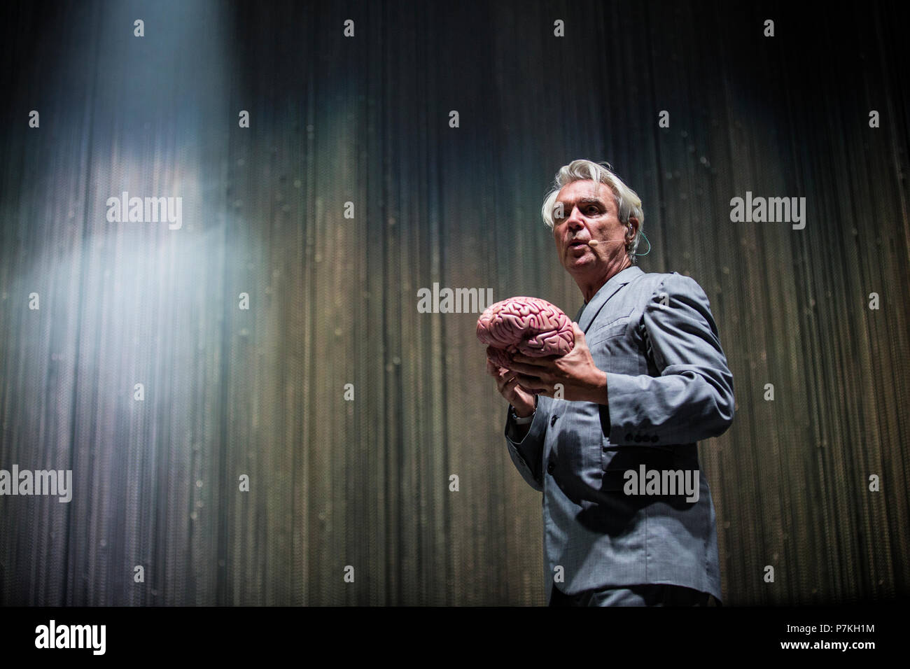 Denmark, Roskilde - July 7, 2018. The Scottish-American singer, songwriter and musician David Byrne performs a live concert during the Danish music festival Roskilde Festival 2018. (Photo credit: Gonzales Photo - Christian Hjorth). Credit: Gonzales Photo/Alamy Live News Stock Photo