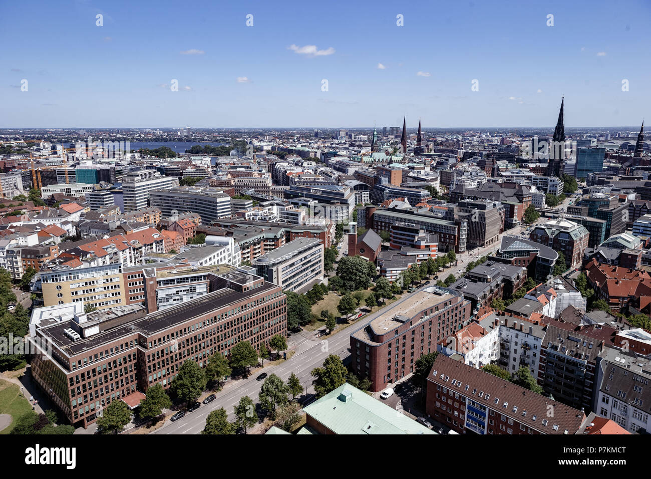 Hamburg, Germany. 07th July, 2017. Blue skies over the city centre of Hamburg. The picture was taken from the tower of St. Michael's church. Credit: Markus Scholz/dpa/Alamy Live News Stock Photo
