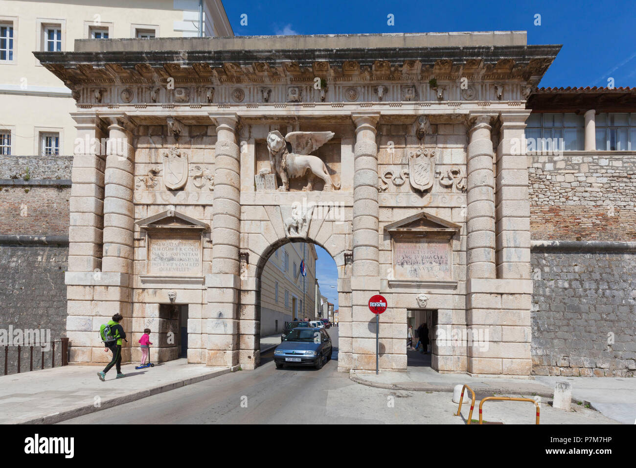 Lion gate entrance hi-res stock photography and images - Alamy