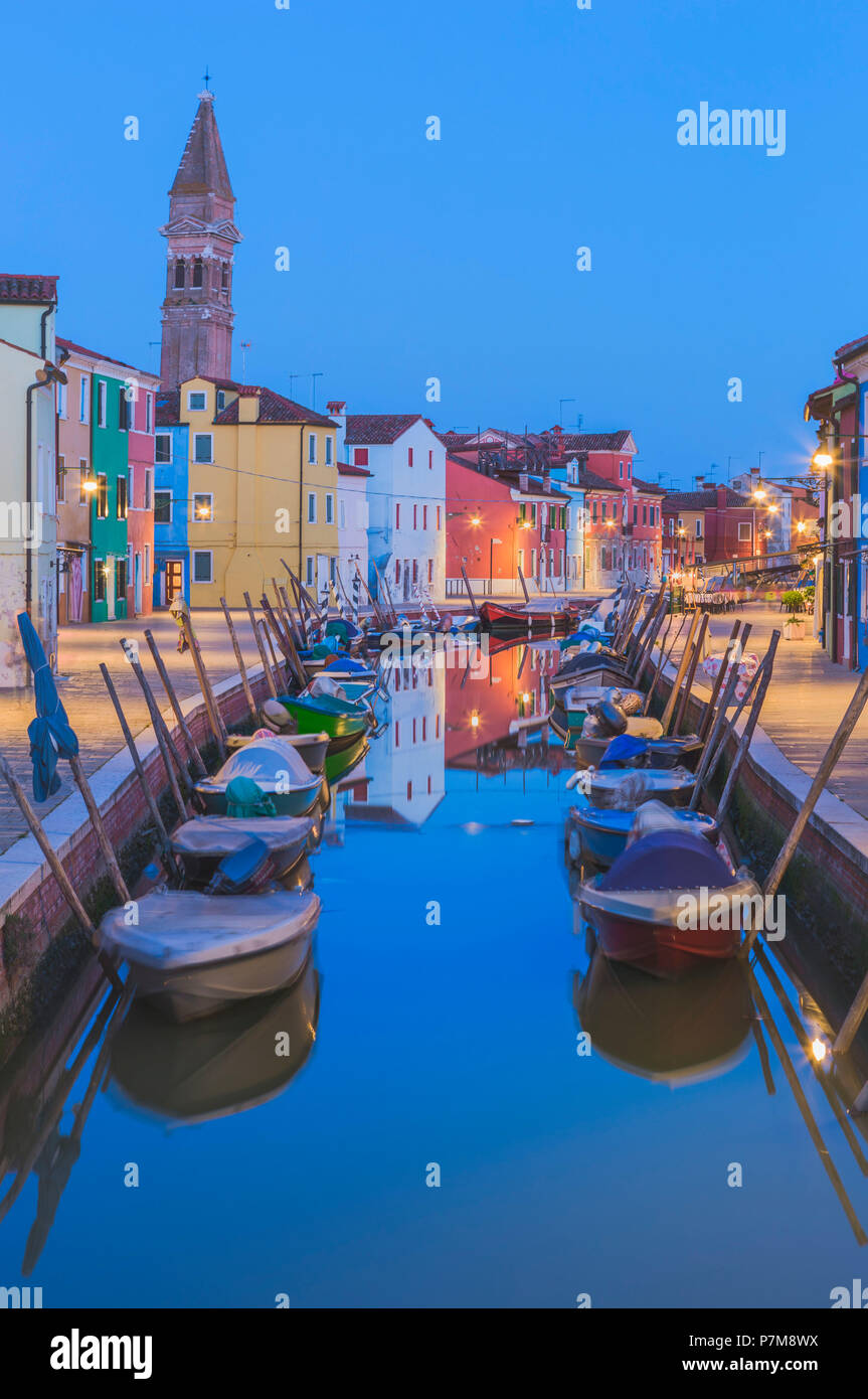 canal-and-colorful-houses-in-the-evening-on-burano-island-venice
