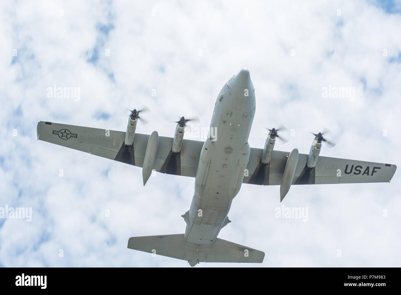 U.S. Airmen assigned to the 139th Airlift Wing, Missouri Air National Guard, return home from an overseas deployment July 5, 2018 at Rosecrans Air National Guard Base, St. Joseph, Mo. The Airmen were supporting the unit’s C-130 Hercules airlift mission in the U.S. Air Force Central Command area of responsibility. (U.S. Air National Guard photo by Master Sgt. Michael Crane) Stock Photo