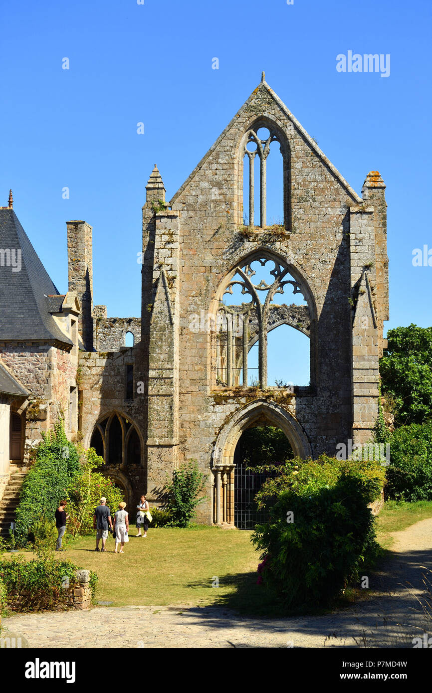 France, Cotes d'Armor, stop on the Way of St James, Paimpol, Beauport abbey 13th century Stock Photo