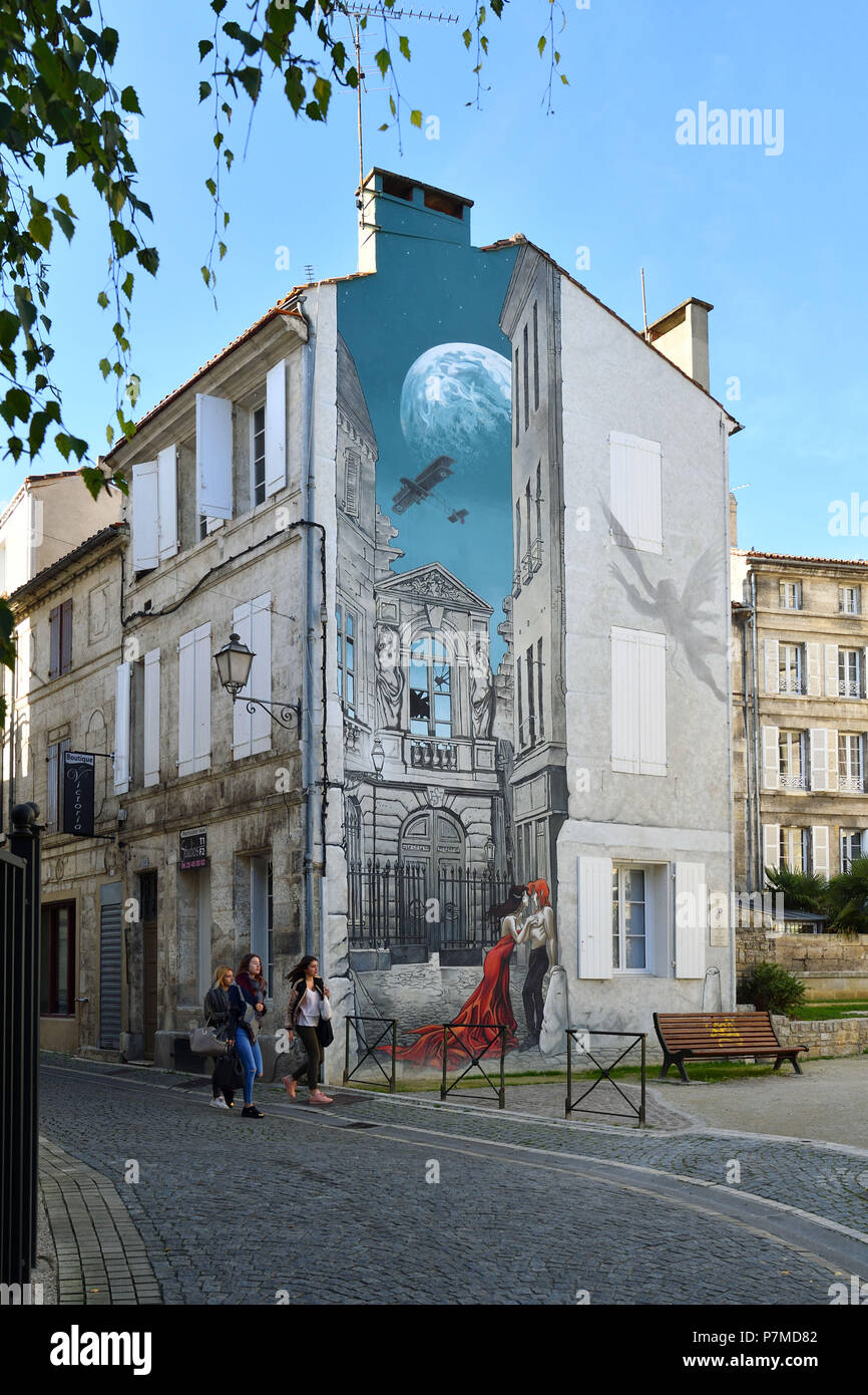 France, Charente, Angouleme, painted walls walk, St Andre square, mural memoirs of the 20th century of Yslaire Stock Photo