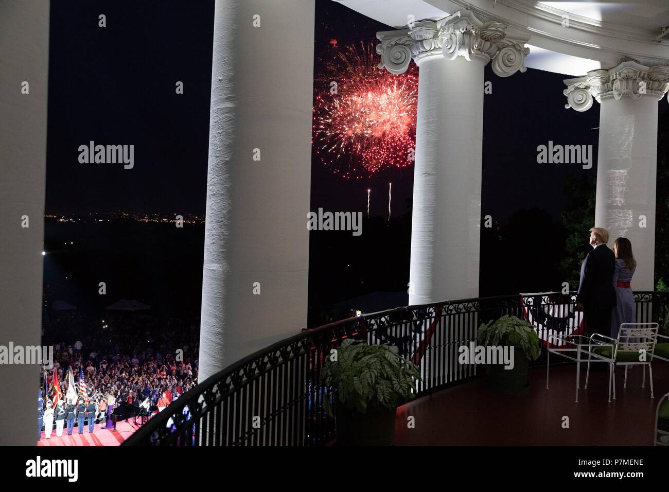 Stunning Donald Trump Melania PHOTO July 4 Fireworks White House Balcony 5x7