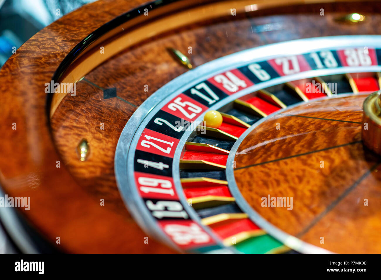 Roulette wheel spinning ball hires stock photography and images Alamy