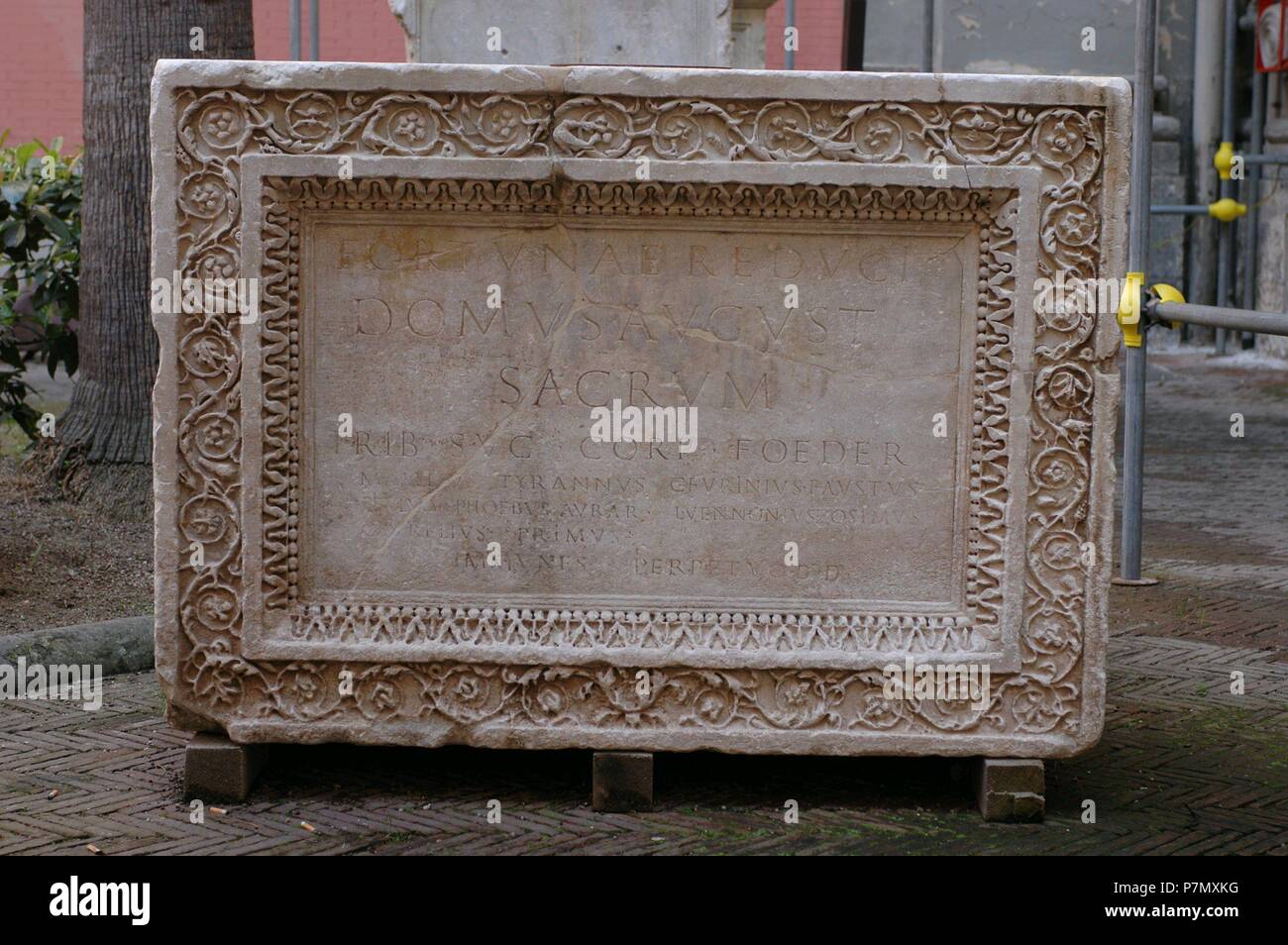Ara Rome ARA ROMANA. Location: NATIONAL MUSEUM OF ARCHAEOLOGY, NEAPEL, ITALIA ...