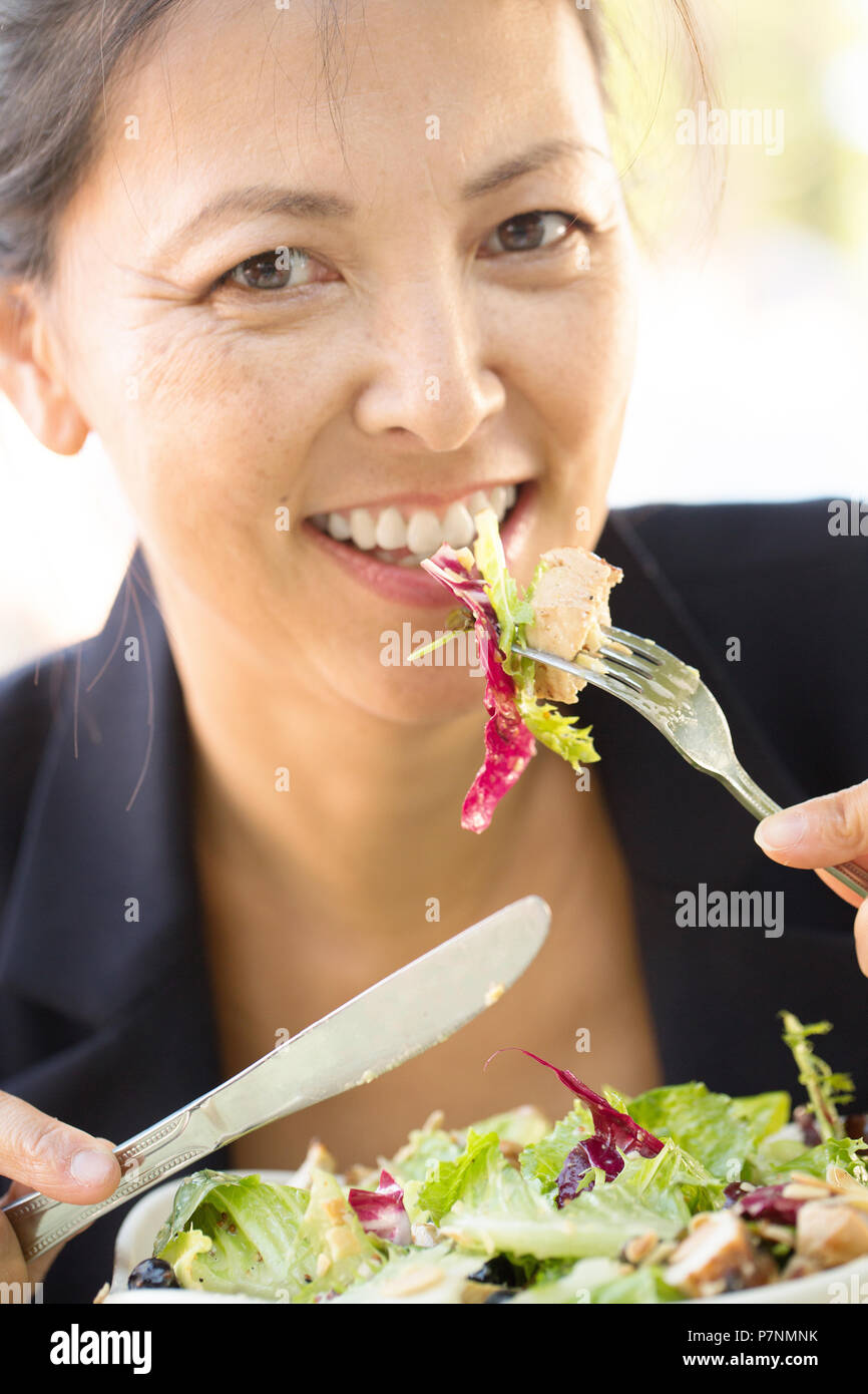 Beautiful mature black woman hi-res stock photography and images - Alamy