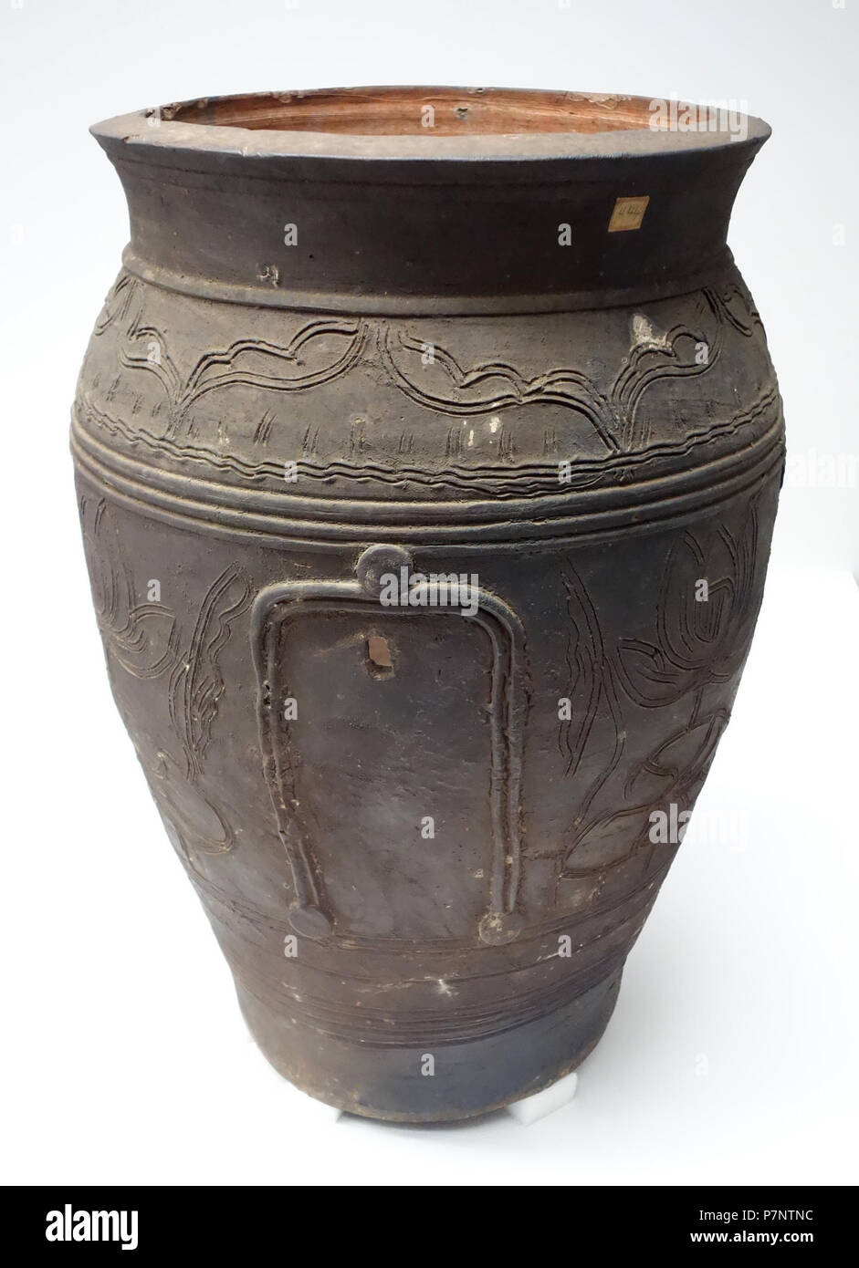 Tsuboya English: Exhibit in the Tokyo National Museum, Tokyo, Japan. This ...