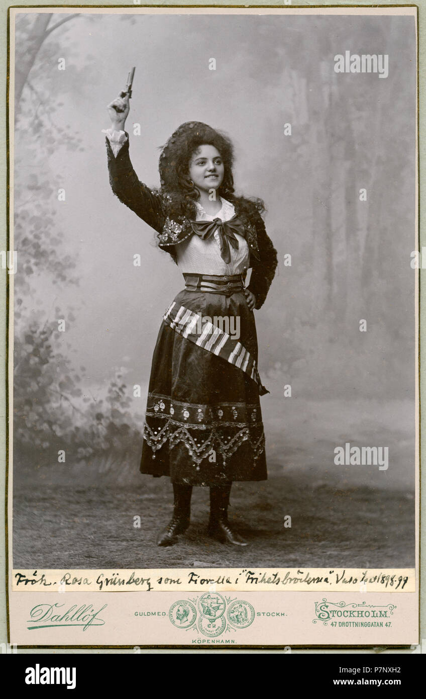 Rosa Grünberg som Fiorello i Frihetsbröderna, Vasateatern 1898 336 Rosa Grünberg, rollporträtt - SMV - H3 128 Stock Photo