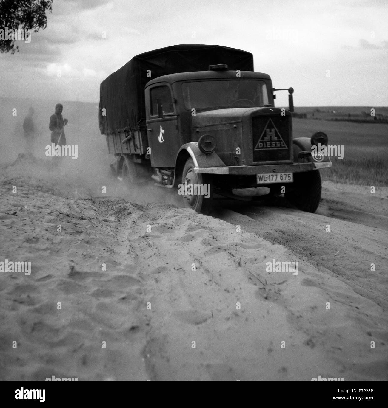 Attack on the Soviet Union, Operation Barbarossa, ca. 1942. original caption: Straßenbau, Stolpce, Belarus Stock Photo