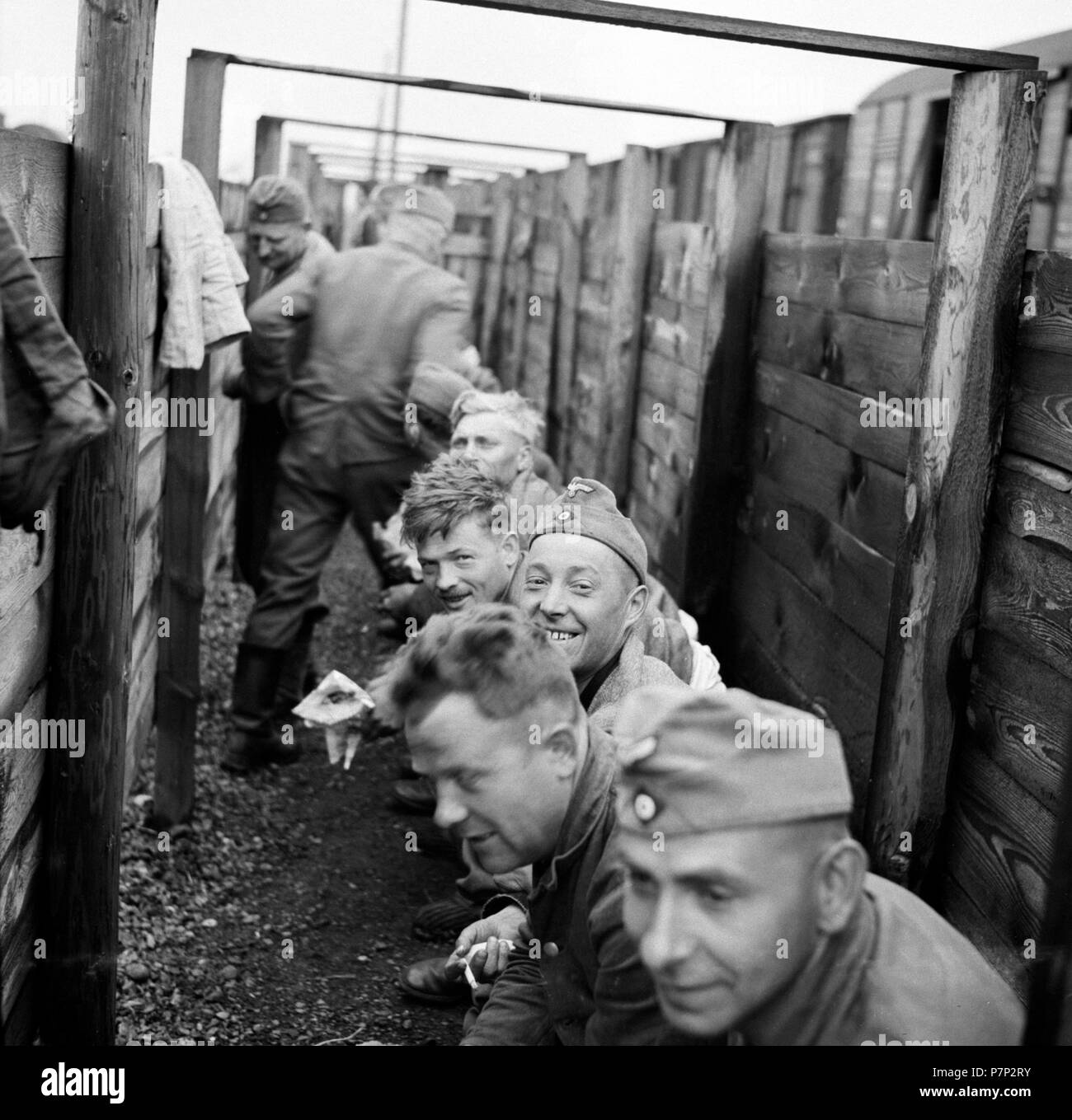 Approx. 1939,1941, training Wehrmacht, Wehrmacht soldiers sitting on