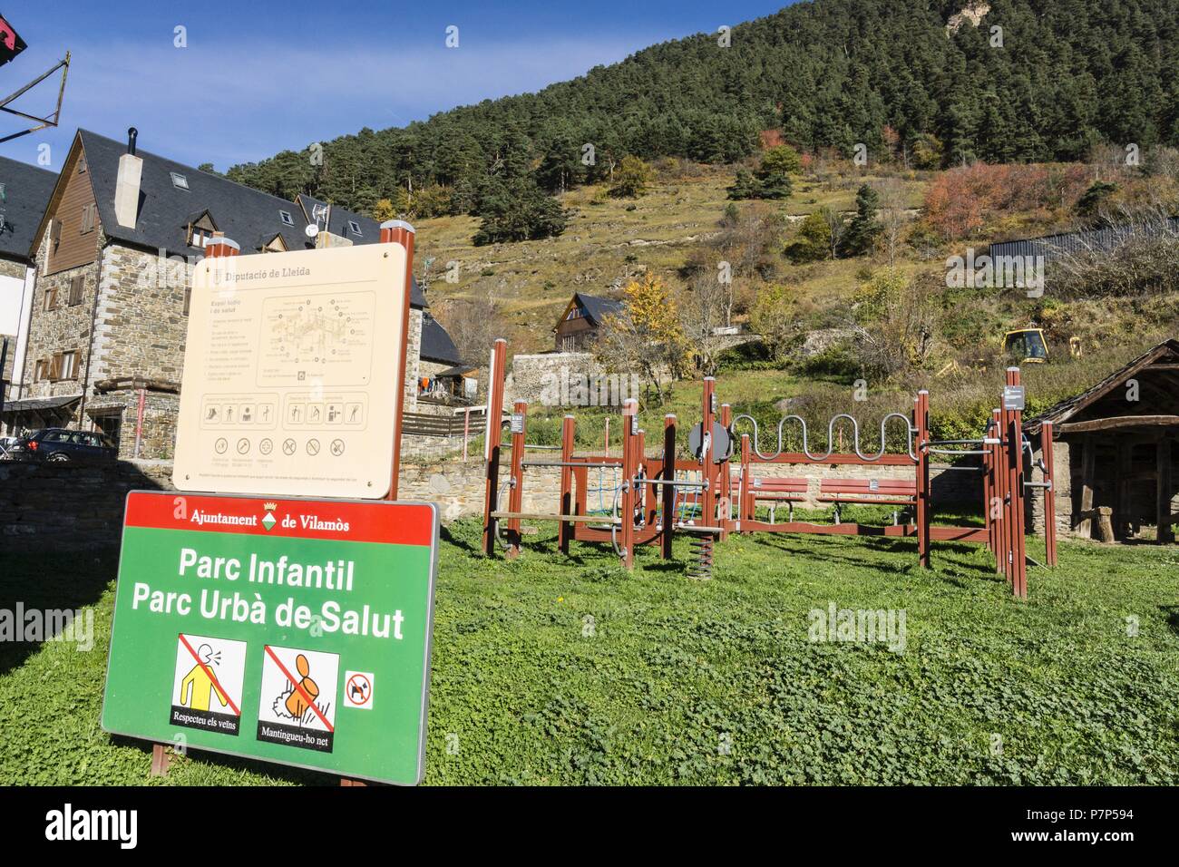 parque infantil y urbano, Vilamos, valle de Aran, Catlunya, cordillera de los Pirineos, Spain, europe. Stock Photo