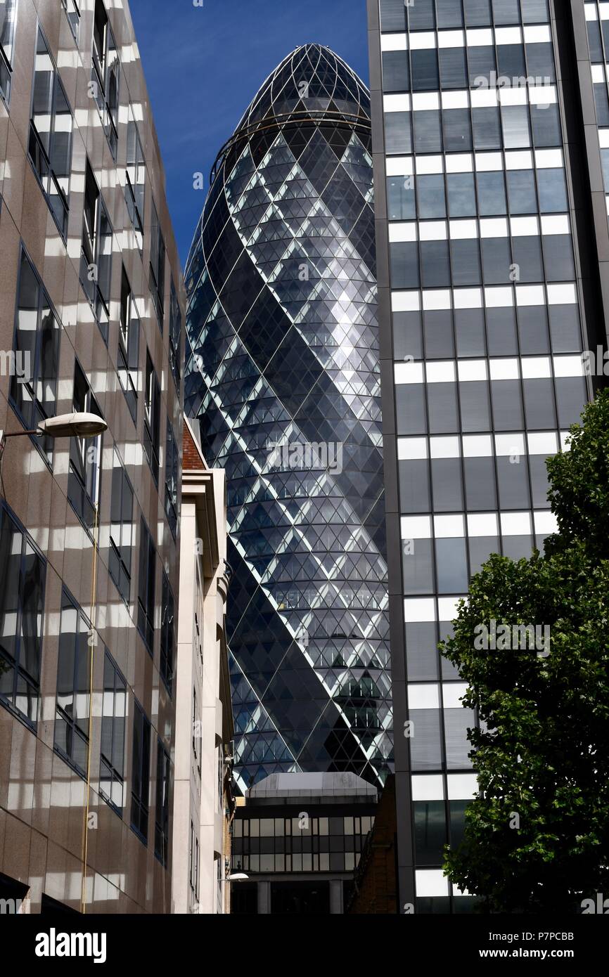 The Gherking amongst other highrise buildings in London Stock Photo