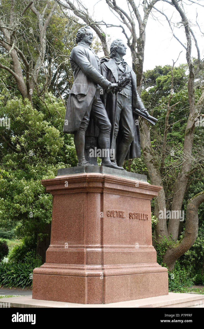 English: Goethe-Schiller Monument - Golden Gate, San Francisco, California, USA. A copy of the original in Weimar, Germany, by Ernst Friedrich Rietschel (1804-1861). This artwork is in the  because the artist died more than 70 years ago. 24 May 2015, 18:03:32 174 Goethe-Schiller Monument - Golden Gate, San Francisco, CA - DSC05346 Stock Photo