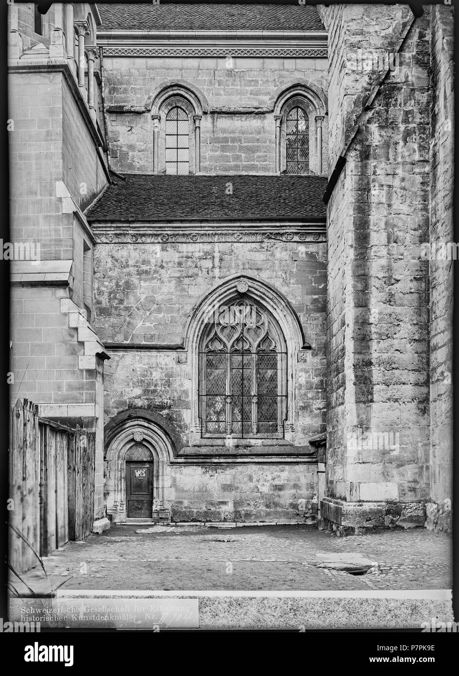 74 CH-NB - Lausanne, Cathédrale protestante Notre-Dame, vue partielle extérieure - Collection Max van Berchem - EAD-7291 Stock Photo