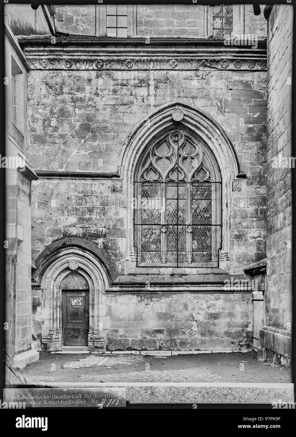 74 CH-NB - Lausanne, Cathédrale protestante Notre-Dame, vue partielle extérieure - Collection Max van Berchem - EAD-7292 Stock Photo