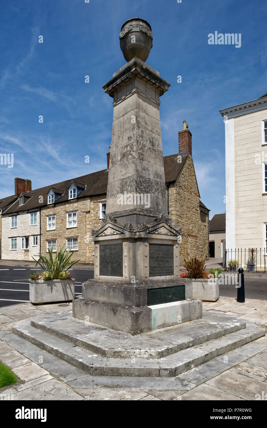 War Memorial with 18th Century Cottages and Edbrooke House  Old Town, Wotton Under Edge, Gloucestershire Stock Photo