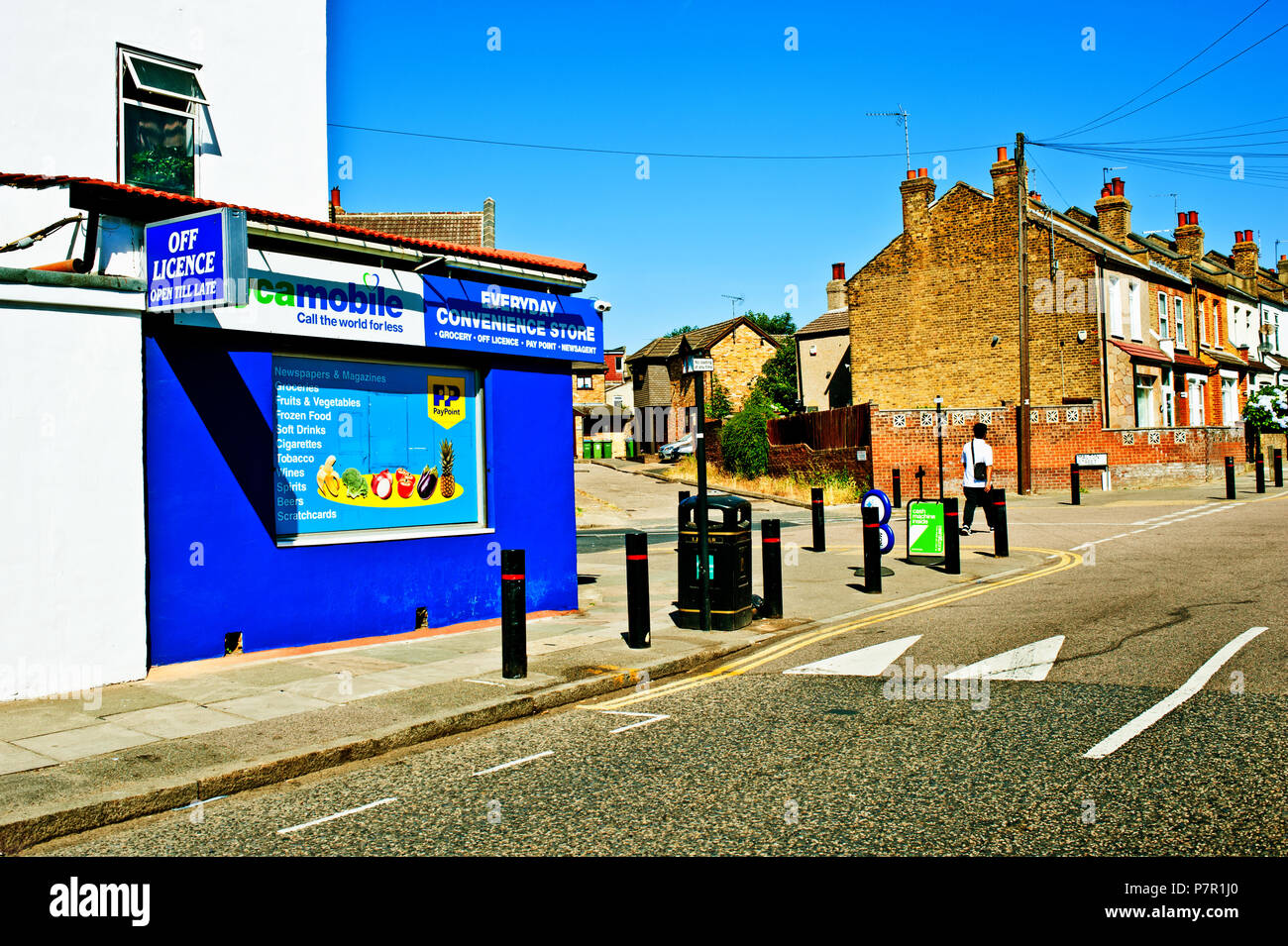 Convenience store, Swingate Road, Plumstead, London, England Stock Photo