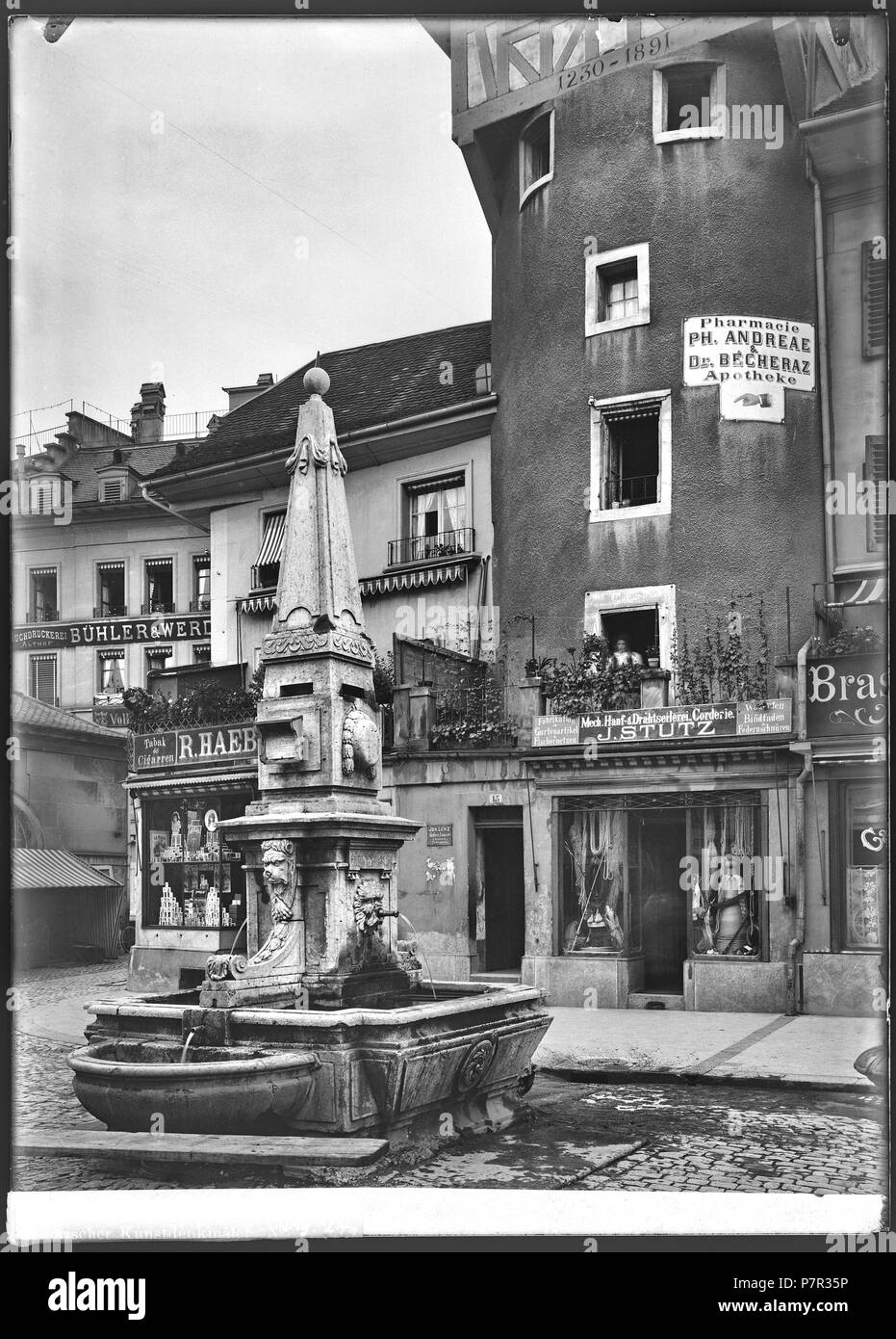 Bern, Obeliskbrunnen, vue d'ensemble; Vue d'ensemble de l'Obeliskbrunnen, Waisenhausplatz.. between 1898 and 1907 68 CH-NB - Bern, Obeliskbrunnen, vue d'ensemble - Collection Max van Berchem - EAD-6604 Stock Photo