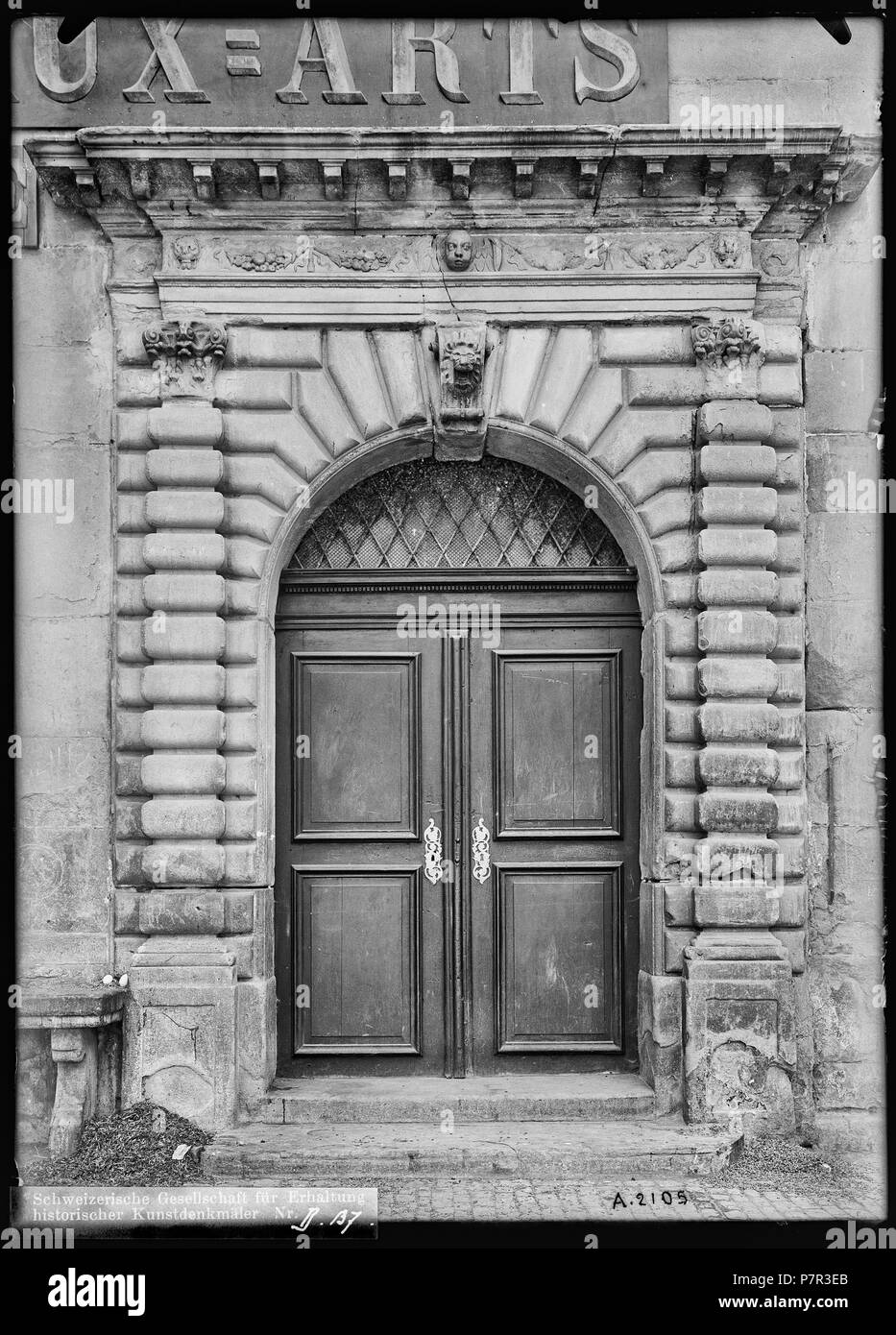 Portail historique Black and White Stock Photos & Images - Alamy