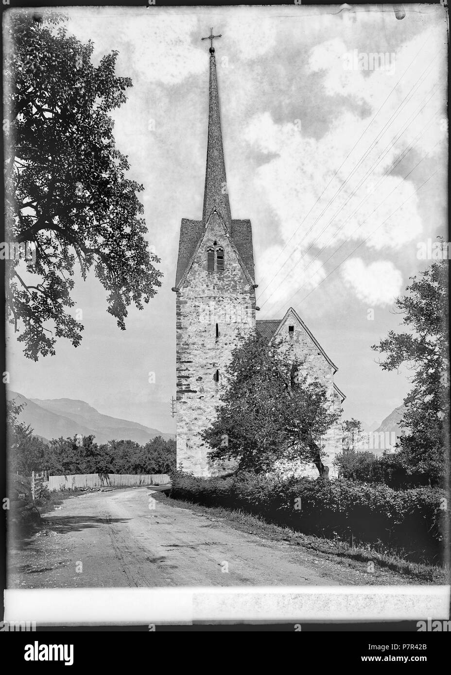 66 CH-NB - Bad Ragaz, Kirche, vue partielle extérieure - Collection Max van Berchem - EAD-6998 Stock Photo