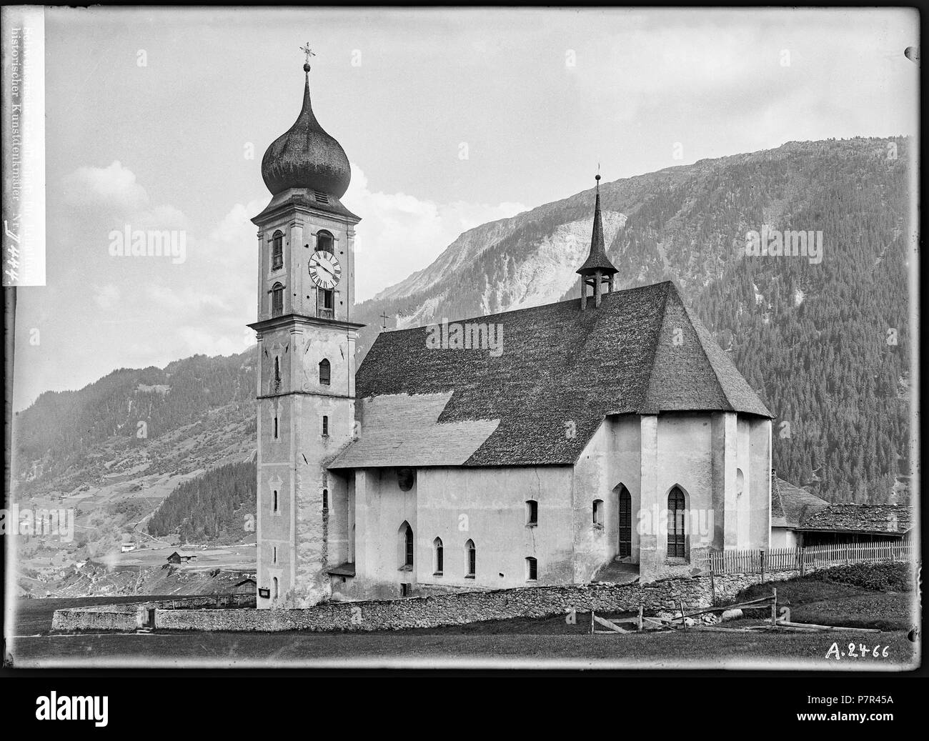 69 CH-NB - Disentis, Kirche St. Johannes Baptist, vue d'ensemble extérieure - Collection Max van Berchem - EAD-7031 Stock Photo