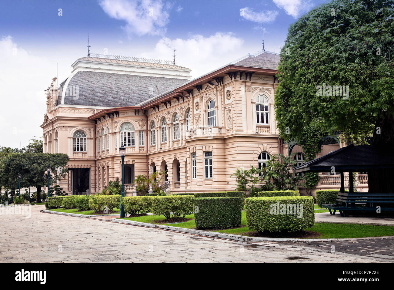 The Borom Phiiman Mansion now used as a guest house for visiting heads of state on the grounds of the Grand Palace, Bangkok, Thailand. Stock Photo
