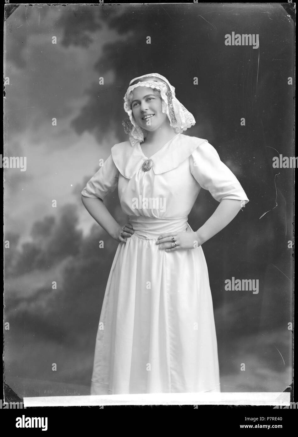 Gerda André som Freda Voss i Miss Hook of Holland, Operett-teatern 1909. Glasnegativ 171 Gerda André, rollporträtt - SMV - GA063 Stock Photo