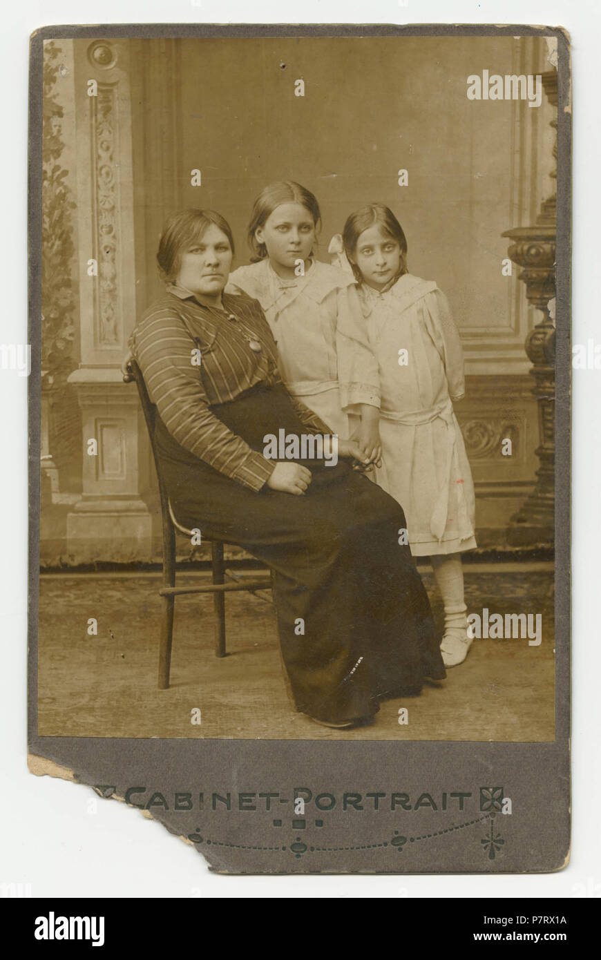 1800s style studio portrait photo hi-res stock photography and images ...