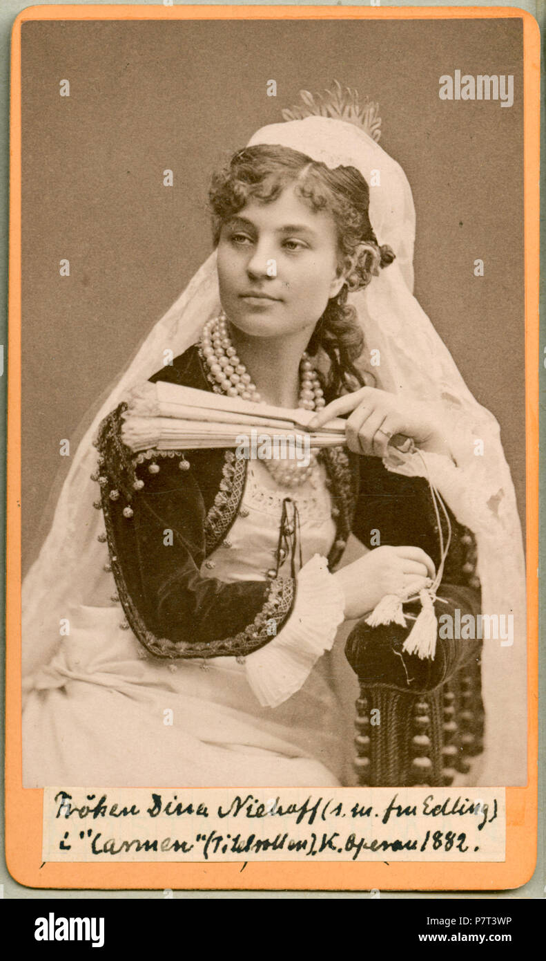 Dina Niehoff-Edling i titelrollen i Carmen, Kungliga Operan 1882 133 Dina Niehoff, rollporträtt - SMV - H2 174 Stock Photo