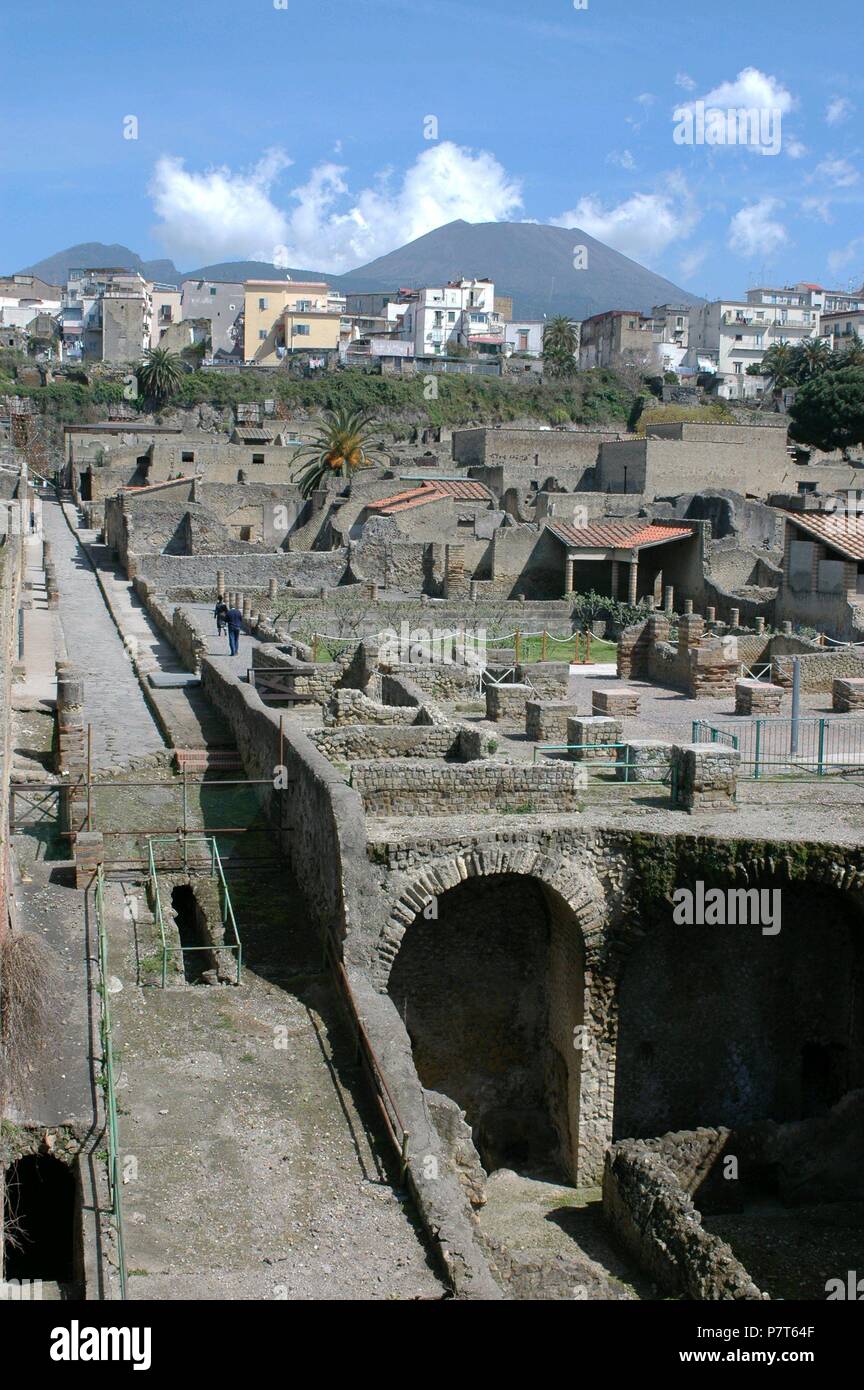 Ruinas de ciudad romana hi-res stock photography and images - Alamy