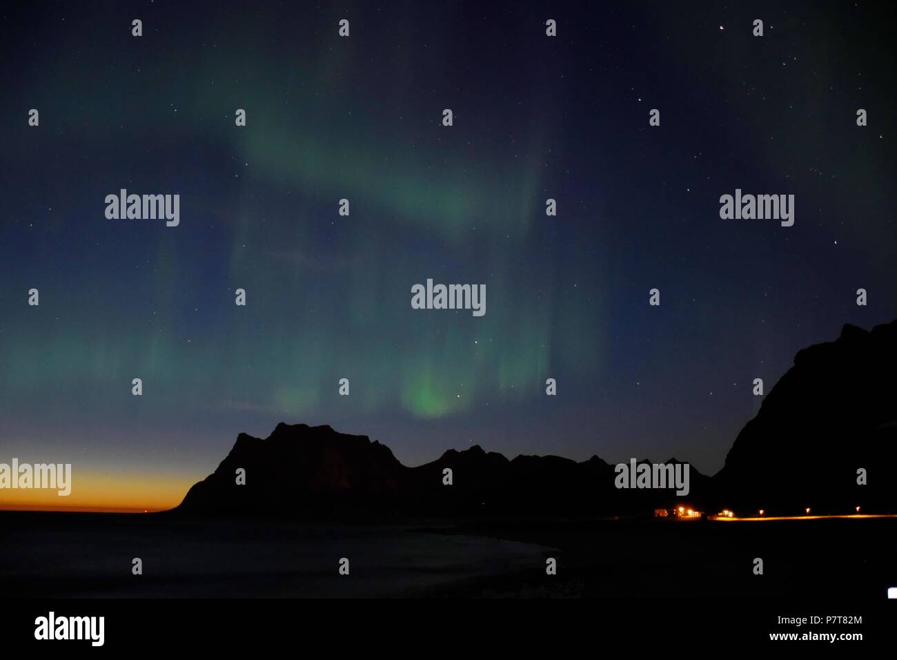 Nordlicht Polarlicht Lofoten Norwegen Stock Photo 211360204 Alamy
