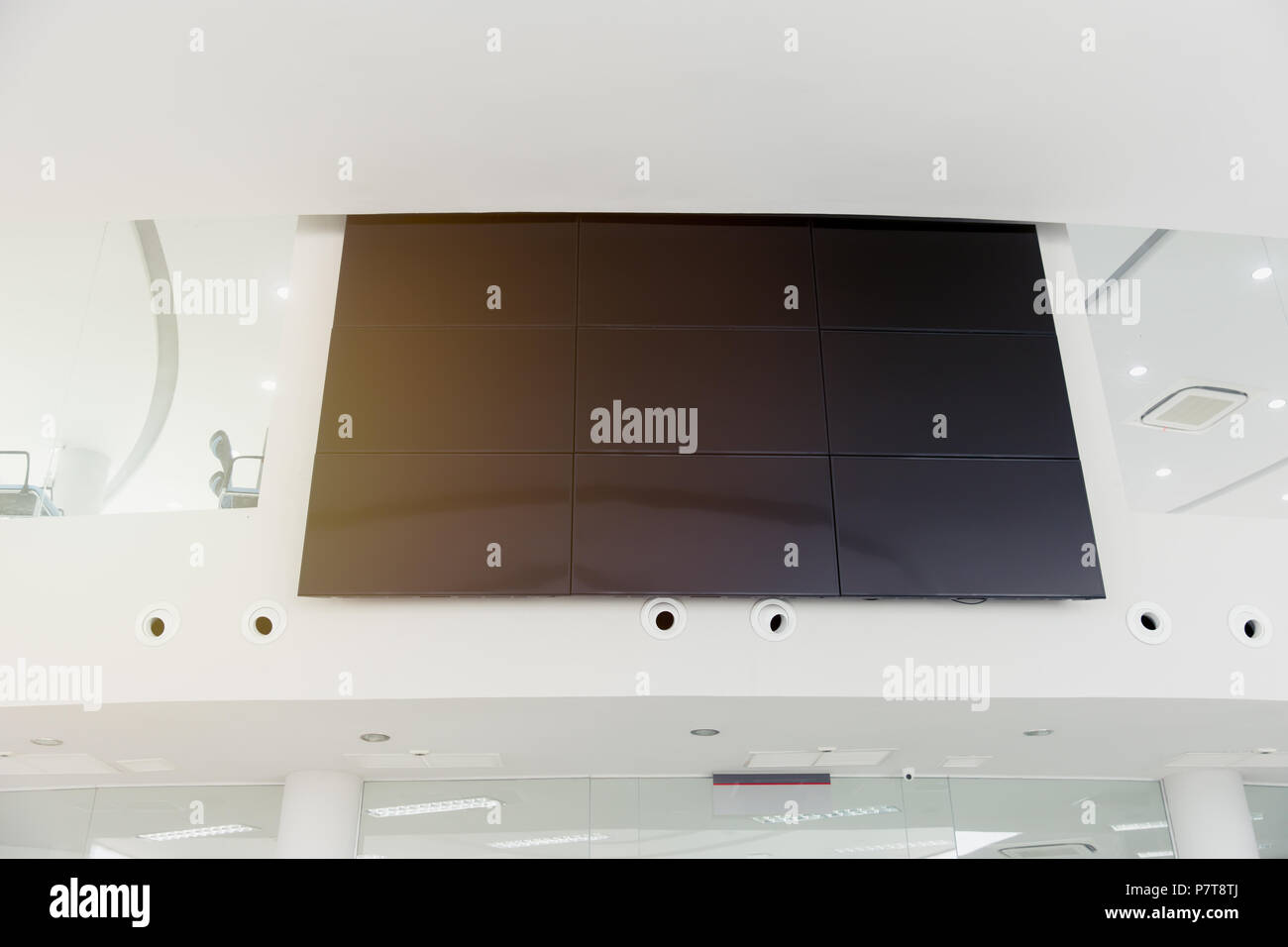 Digital billboard building hires stock photography and images Alamy