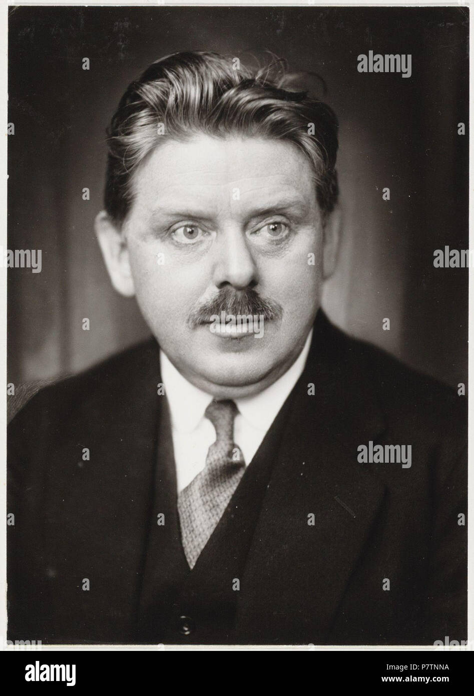 English: Photograph of prof Bernard Brouwer by Jacob Merkelbach (1877-1942) Nederlands: Dr. Bernard Brouwer (1881-1949). Hoogleraar psychiatrie en neurologie. 1924 55 BrouwerMerkelbach1924 Stock Photo