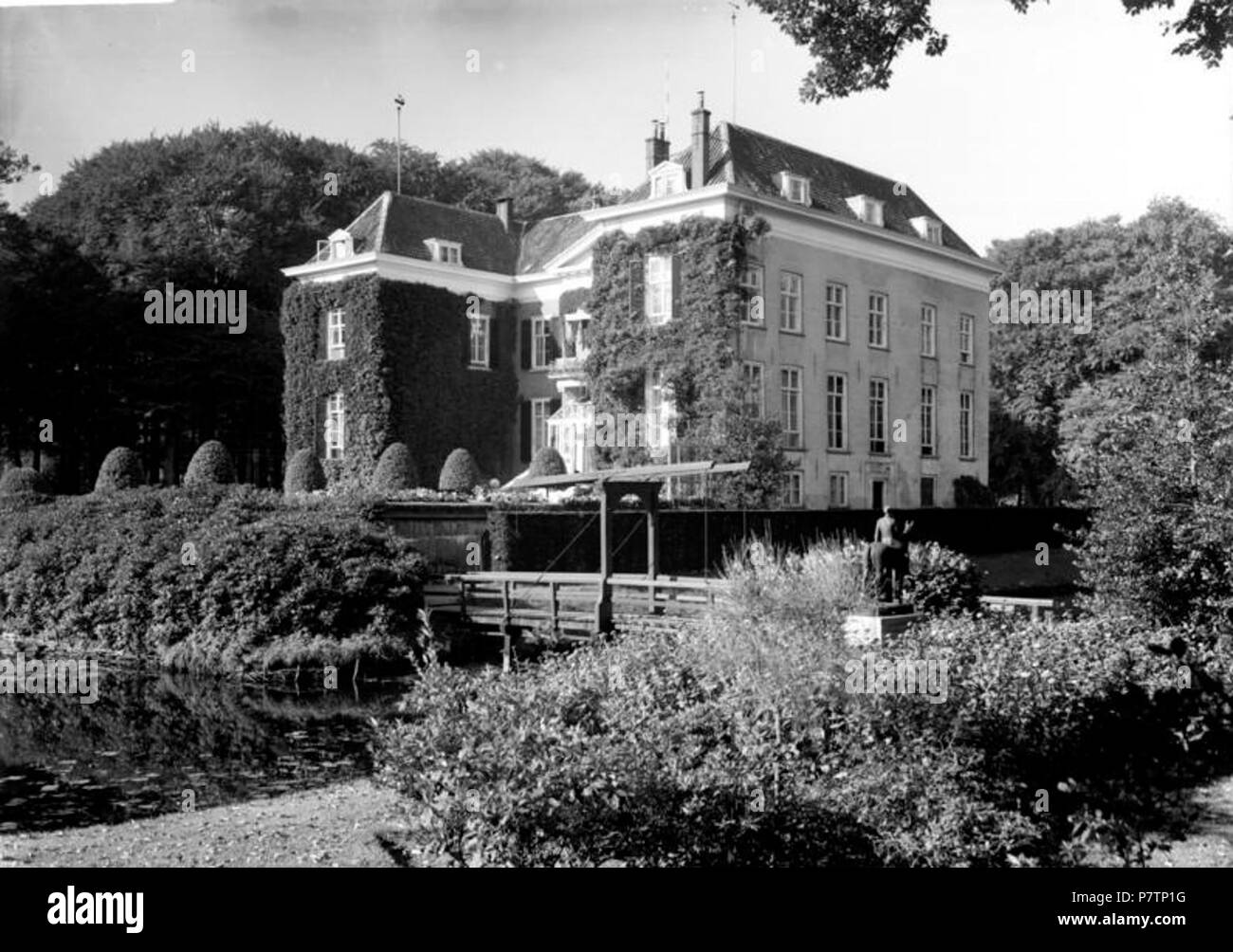 56 Bundesarchiv Bild 136-C1669, Haus Doorn mit Zugbrücke Stock Photo