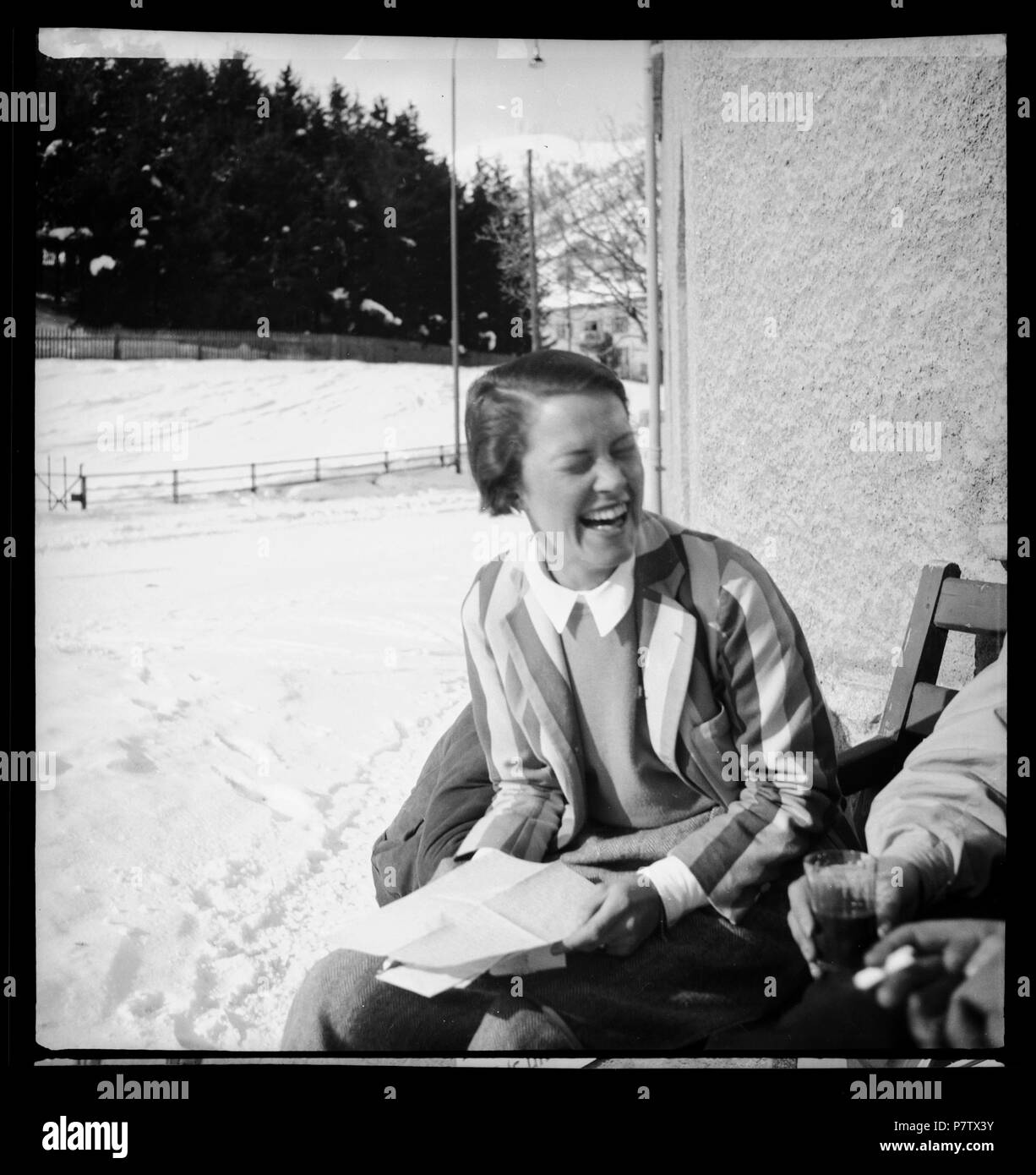 Schweiz, Engadin: Menschen; Margot Lind lachend. 1936 81 CH-NB - Schweiz, Engadin- Menschen - Annemarie Schwarzenbach - SLA-Schwarzenbach-A-5-08-187 Stock Photo