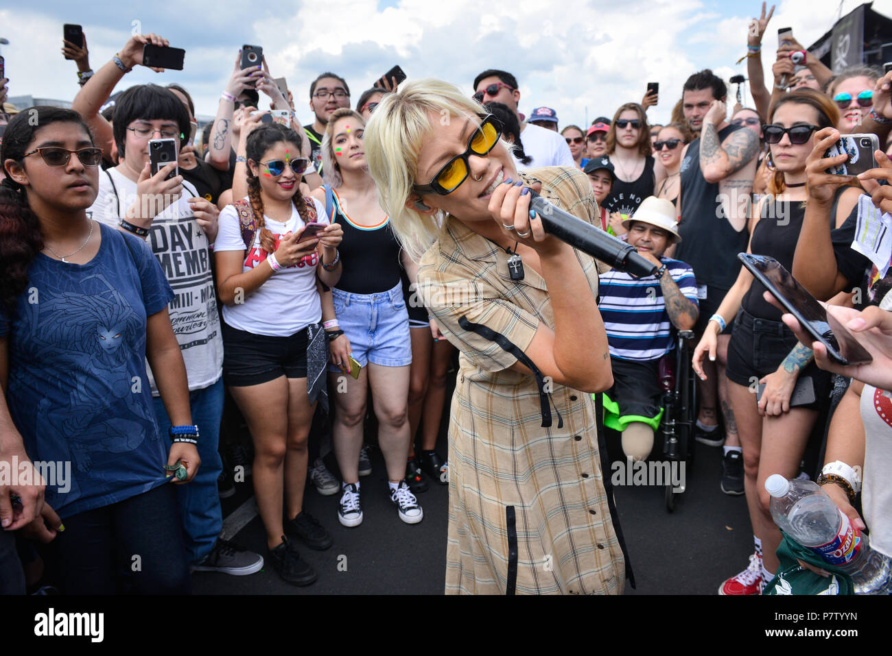 San Antonio, USA. 7th July 2018. JENNA MCDOUGALL of Tonight Alive sings  while walking through the crowd during the Vans Warped Tour June 7, 2018 in San  Antonio, Texas. Credit: Robin Jerstad/Alamy