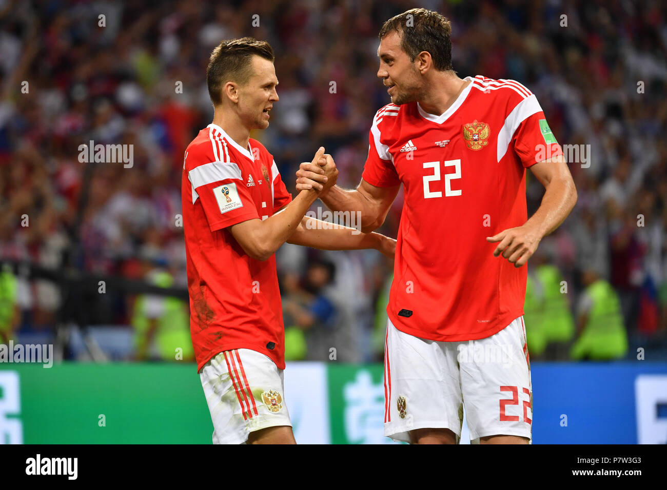 Sochi, Eussia. 07th July, 2018. v.li:Denis CHERYSHEV (RUS) with Artem DZYUBA (RUS) after goal to 1-0, action, jubilation, joy, enthusiasm, Russia (RUS) - Croatia (CRO) 5-6 iE quarter-finals, Round of Eight, game 59 on 07.07.2018 in Sochi, Sochi Fisht Stadium. Football World Cup 2018 in Russia from 14.06. - 15.07.2018. | usage worldwide Credit: dpa/Alamy Live News Stock Photo