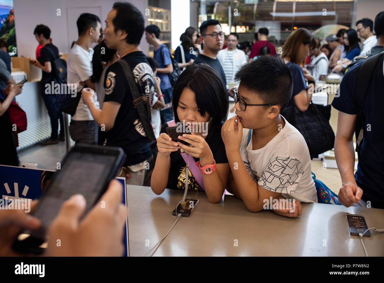 популярные сотсетив китае. китайские аналоги соцсетей. какие запреты в китае. рынок труда в китае. знак остановка запрещена сша.